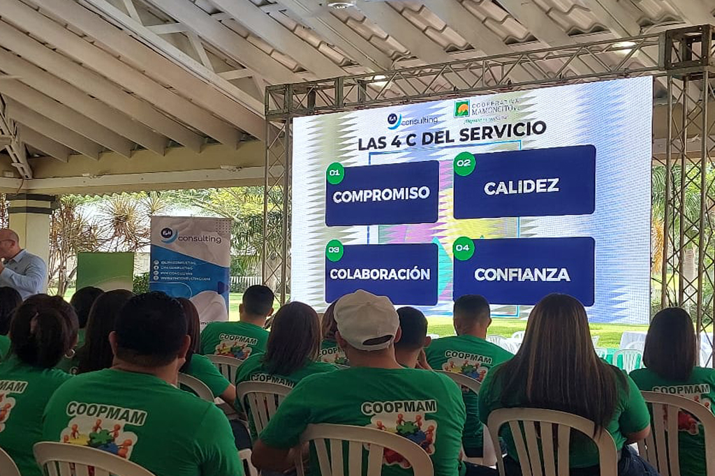 Cooperativa Mamoncito, Inc. realiza capacitación para sus colaboradores enfocada en las 4C del servicio.